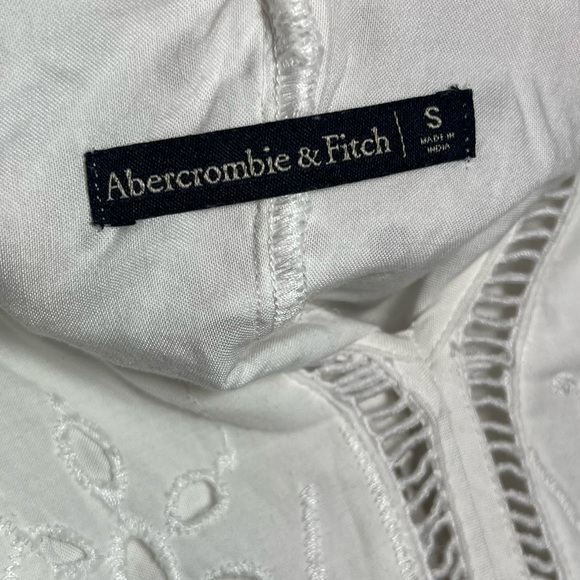ABERCROMBIE & Fitch White Cotton Eyelet Romper - Size Small - Great Condition! - Picture 3 of 6